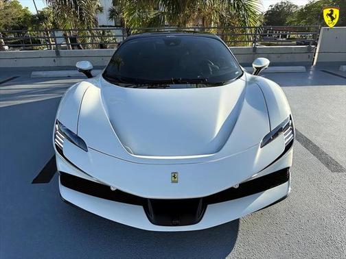 2022 Ferrari SF90 Spider Base
