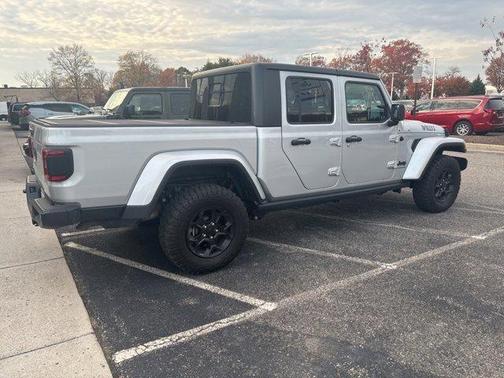 2023 Jeep Gladiator Sport