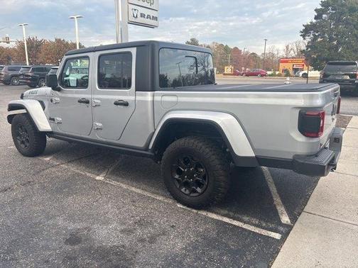 2023 Jeep Gladiator Sport