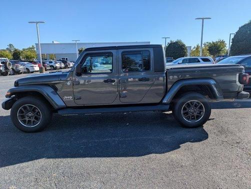 2022 Jeep Gladiator Overland