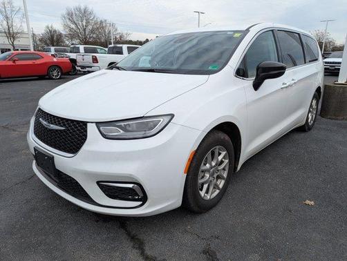 2024 Chrysler Pacifica Touring-L