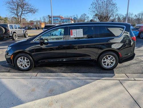 2024 Chrysler Pacifica Touring-L