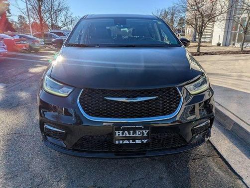 2024 Chrysler Pacifica Touring-L