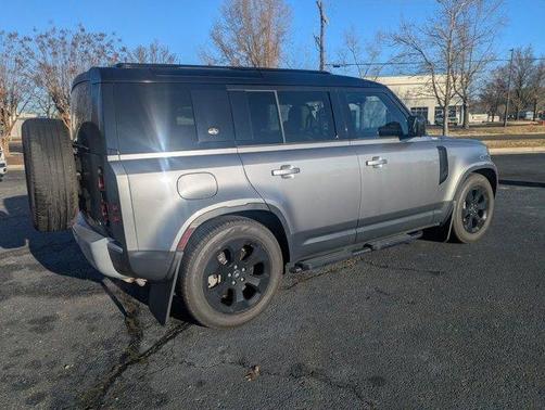 2023 Land Rover Defender 110 SE