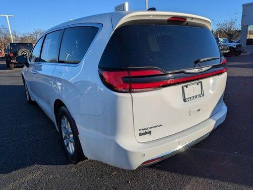 2024 Chrysler Pacifica Touring-L