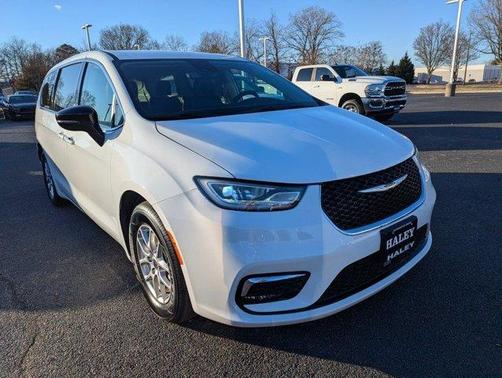 2024 Chrysler Pacifica Touring-L