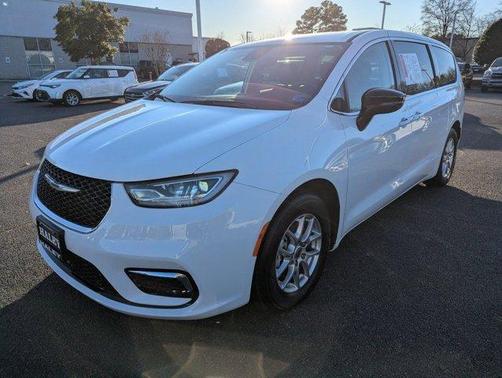 2024 Chrysler Pacifica Touring-L