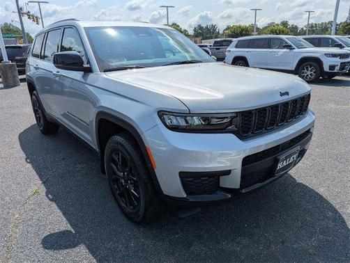 2025 Jeep Grand Cherokee L Laredo