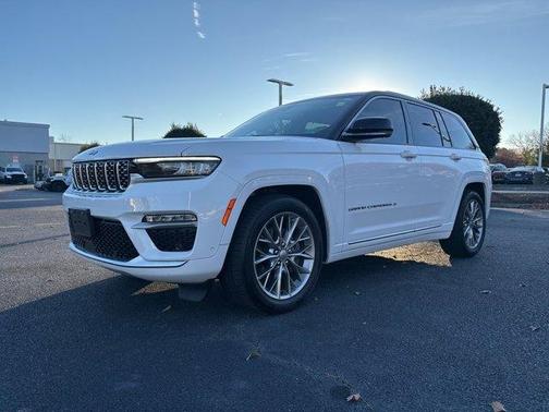 2022 Jeep Grand Cherokee Summit