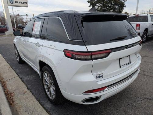 2022 Jeep Grand Cherokee Summit