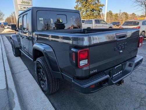 2022 Jeep Gladiator Sport