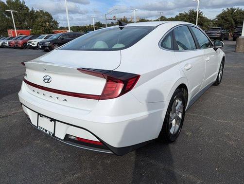 2023 Hyundai SONATA SE