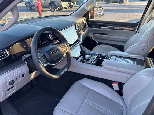 2022 Jeep Wagoneer Series III