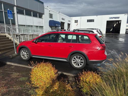 2017 Volkswagen Golf Alltrack TSI SE