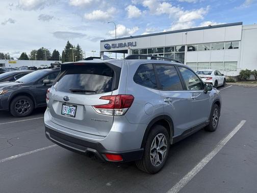 2021 Subaru Forester Premium
