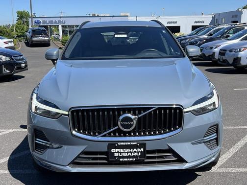 2022 Volvo XC60 Momentum