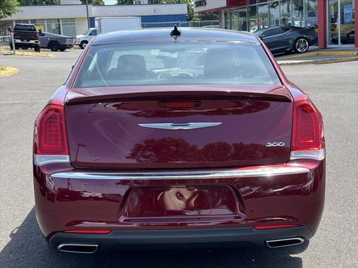 2016 Chrysler 300 Limited