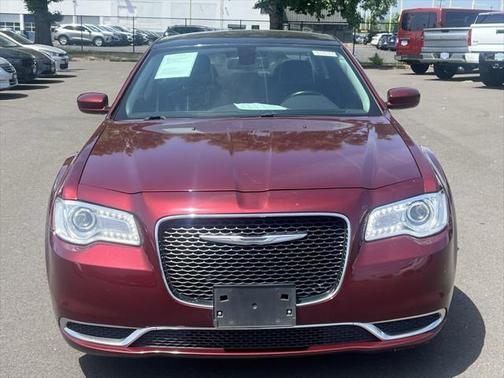 2016 Chrysler 300 Limited