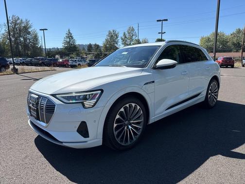 2019 Audi e-tron Premium Plus