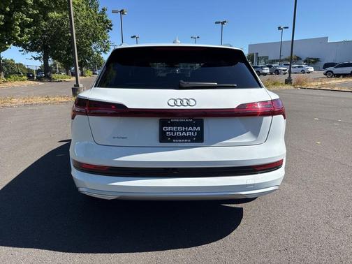 2019 Audi e-tron Premium Plus