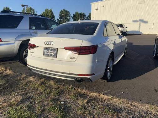 2017 Audi A4 Season of Audi Premium