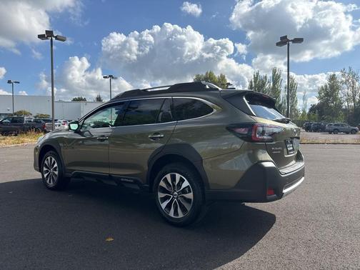 2025 Subaru Outback Touring XT