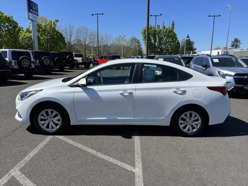 2022 Hyundai Accent SE