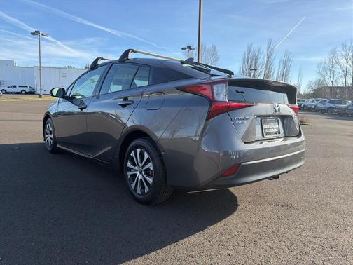 2021 Toyota Prius LE