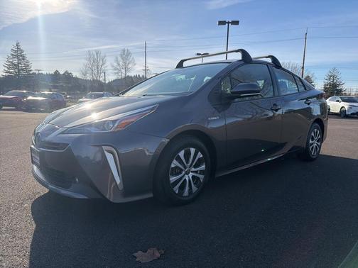 2021 Toyota Prius LE
