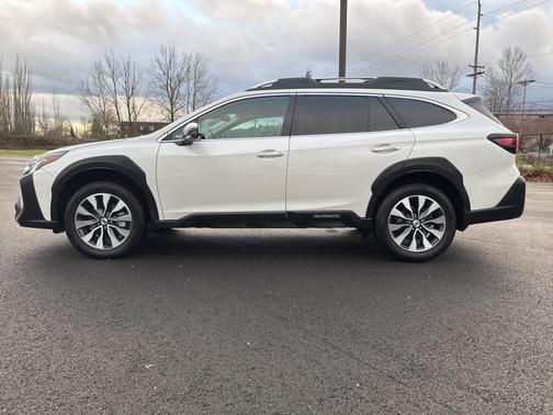 2023 Subaru Outback Touring
