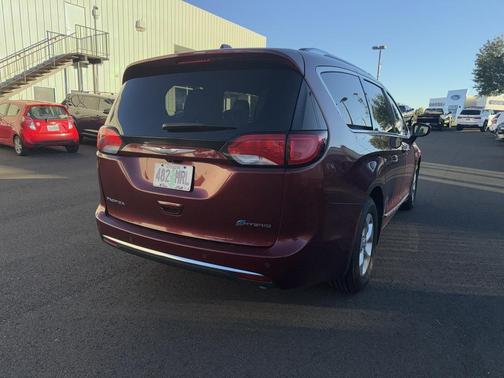 2018 Chrysler Pacifica Hybrid Touring L