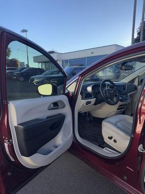 2018 Chrysler Pacifica Hybrid Touring L
