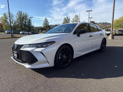 2022 Toyota Avalon Hybrid XSE