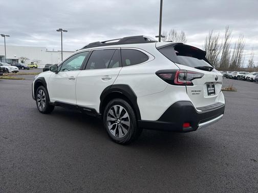 2023 Subaru Outback Touring XT