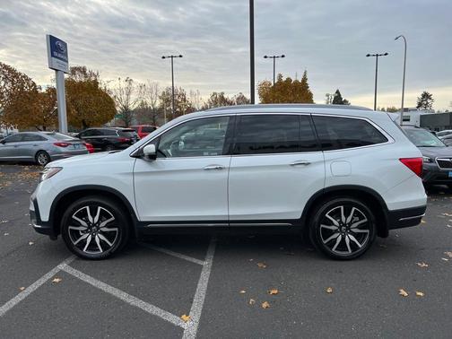 Photo 4 of 28 of 2020 Honda Pilot Touring 8-Passenger