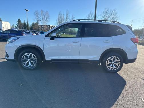 2024 Subaru Forester Premium