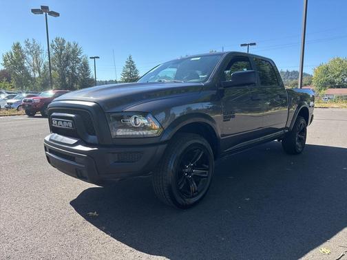 2024 RAM 1500 Classic Warlock Crew Cab 4x4 5'7' Box