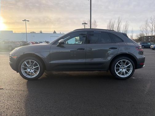 2018 Porsche Macan Base