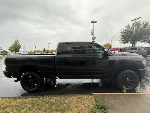 2021 RAM 2500 Big Horn Crew Cab 4x4 6'4' Box