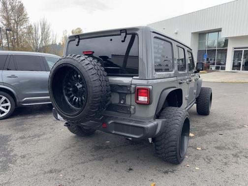 2022 Jeep Wrangler Unlimited High Tide 4x4