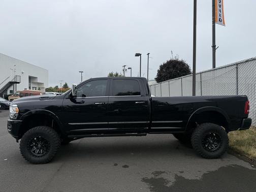 2020 RAM 3500 Limited Crew Cab 4x4 8' Box