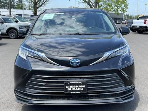 2021 Toyota Sienna LE