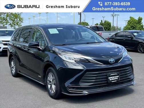2021 Toyota Sienna LE