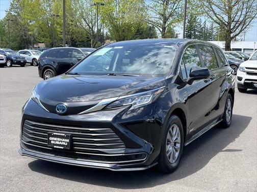 2021 Toyota Sienna LE