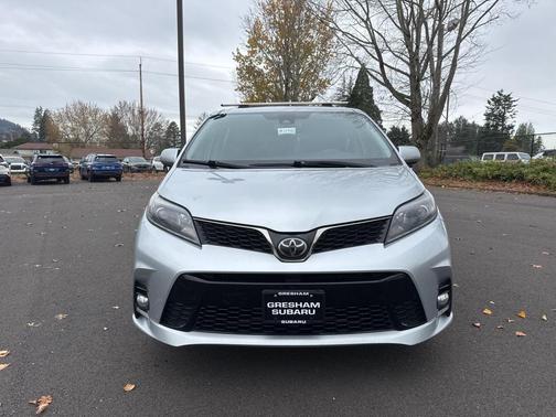 2020 Toyota Sienna SE