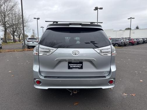 2020 Toyota Sienna SE