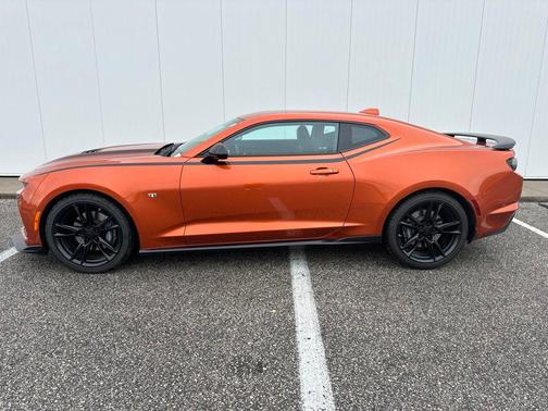 Vivid Orange Metallic 2022 Chevrolet Camaro 2SS