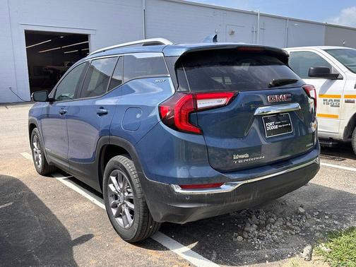 Downpour Metallic 2024 GMC Terrain SLT