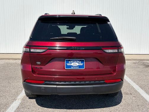 Velvet Red Pearlcoat 2024 Jeep Grand Cherokee Altitude