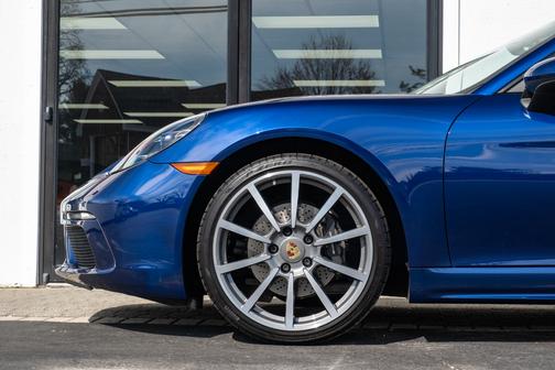 2022 Porsche 718 Cayman Base